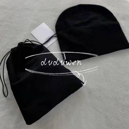 Fashion Knit Letter Beaine Collection C Boutique Party Hats Classic Lady Fit para Daliy o Party With Gift Package Dust Bag2810