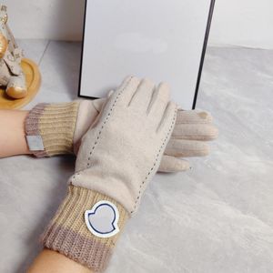 Gants de couleur unie tricotés à la mode pour hommes et femmes, gants d'hiver pour écran tactile, mitaines à cinq doigts CG