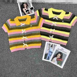 Camisetas de punto a la moda para mujer, suéter de manga corta con lazo de cinta en contraste a rayas, Top de punto pegajoso suave con cuello de Polo corto