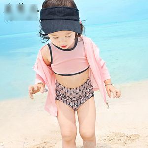 Mode coréenne filles maillots de bain ensembles de natation printemps ensembles de bain éruptions cutanées hauts et shorts brefs avec bonnets de bain 4 pièces ensemble bain de soleil A6947