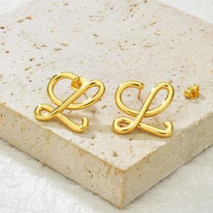 Moda L letras de la marca pendientes de diseño simples para mujeres 18k oro perla de lujo brillante números de cristal pendientes oorbellen aretes anillos de oreja joyería regalo para niñas