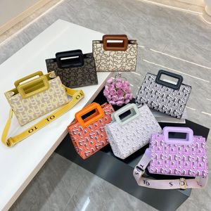 Bolsos de moda para mujer Bolsos de mano de diseñador Bolsos cuadrados Letra unisex Personalizar Bolso de mano con estampado animal para mujer con correa cruzada con adornos florales