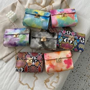 Bolsos de mensajero de moda para mujer, bolsos de hombro pequeños de cuero PU con cerrojo barato de Color arcoíris, bolso cruzado para mujer para niña