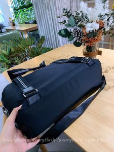Sacs d'ordinateur portable de mode de grande capacité imperméable à l'eau solide sac d'ordinateur de luxe designer noir hommes et femmes sacs à main loisirs trav251g