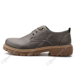 Mode grande taille 38-44 nouveaux hommes en cuir chaussures pour hommes couvre-chaussures chaussures décontractées britanniques livraison gratuite Espadrilles quarante-sept