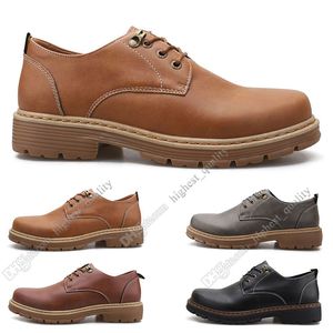 Mode grande taille 38-44 nouveaux hommes en cuir chaussures pour hommes couvre-chaussures chaussures décontractées britanniques livraison gratuite Espadrilles trente-sept