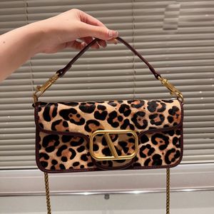 Bolso de cuero de moda Bolsos de hombro Bolsos de hombro Diseñador Cadena Monedero Marca Crossbody Bolso Lady Carta V Flap Bag Totes Bolsos Classic Leopard Print Messenger Bag