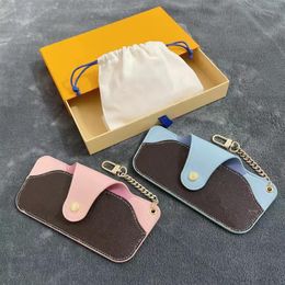 Designer di moda in pelle Borsa per occhiali Ciondolo Blu Rosa Scatola per occhiali creativi per donna Portachiavi Fascino Custodia per occhiali miopia Packag303q