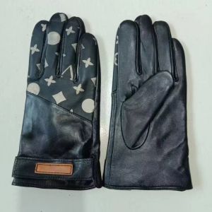 Mode lederen handschoenen voor mannen luxe merkontwerper Glove Dames touchscreen Mittens winterbeschermingshandschoenen Handschuhe warme halfvingerhandschoenen G2312216XQ