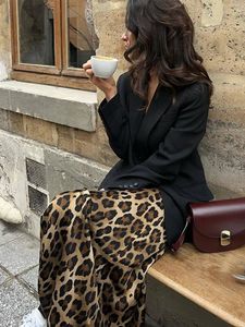 Fashion Leopard Printing Long Mirts for Women Elegant Elegant Loose High Taist Midi Femme Chic Lady Streetwear Casual Streetwear 240508