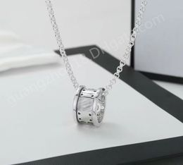 Lettre de mode en trois dimensions pendentif creux colliers rétro en argent sterling pour hommes et femmes petite taille pendentifs collier