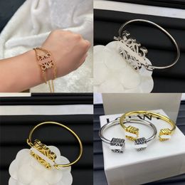 Fashion Loe Series Designer Geometry Charm Bracelets pour femme boucles d'oreilles Gold Hoop Sparkling with Diamonds Bracelet Jewelry Party Gift