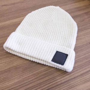 Mutsen Winter Hoeden voor Woman Heart Gebreide Fluorescerende Hoed Meisjes Herfst Vrouwelijke Beanie Caps Warmer Bonnet Dames Casual GLB