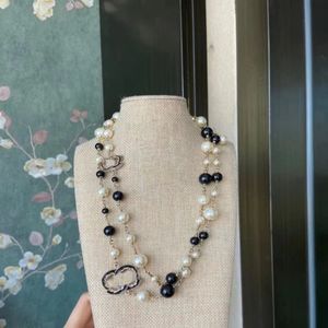 Mode longue chaîne de colliers de perles pour les femmes fête amoureux de mariage cadeau collier de mariée bijoux de canal de créateur avec sac en flanelle181z