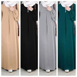 Mode moslim Abaya-jurk met lange mouwen. Casual zonnejurk met pailletten, effen kleding
