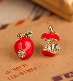 Mode Mooie rode druppels glazuur Asymmetrische appel Crystal Stud -oorbellen voor vrouwen goedkope sieradenaccessoires hele3764848