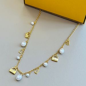 Mode Luxuriou Dames Sieraden Gouden Ketting Prachtige tas Gekoppelde parelketting Ontwerper Eenvoud Generou Ontwerpconcept Zeer Naikan Veelzijdige dameshanger