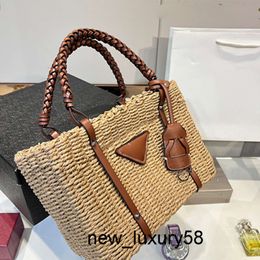 Fashion Luxury Sac High Shopping Sacs Quality 2022 Nouveau sac fourre-tout Fashion Chaîne Perle Porable sacs de seaux de style étranger Sac de rotin messager Panier de chou Larg