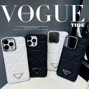 Étuis de téléphone portable Triangle de luxe à la mode, sac à main en cuir PU pour iphone 15 14 13 12 pro max, housse de protection noir et blanc, deux couleurs, livraison gratuite