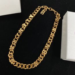 Moda de lujo clásico collar diseñador 18 K chapado en oro joyería niña mujer boda cumpleaños conjunto pulsera para hombre collares conjuntos G238055C6