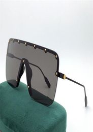 Diseñador de lujo de moda 1245S gafas de sol para hombre tachuelas de metal vintage máscara en forma de gafas de sol verano estilo de tendencia de vanguardia top quali2284079