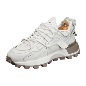 Mode luxe ontwerper Nieuwe casual schoenen voor mannen Antislip Flats Punk Rock Prom Loafers Walking Sneakers D2A36
