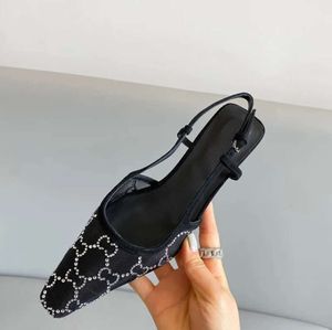 Fashion Luxury Designer Sandals Banquet d'été pour femmes chaussures de robe à talons sexy à talons hauts