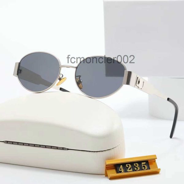 Gafas de sol de diseñador de lujo de moda para mujeres y hombres Gafas Mismas gafas de sol que Lisa Triomphe Beach Street Photo Small Sunnies Metal Full Frame con caja de regalo DCH9