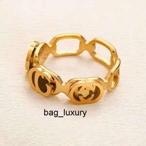 Bagues de fiançailles de luxe de mode 18 carats plaqués or amour bague de mariage bijoux de créateur 2023 nouveau luxe en acier inoxydable sans fondu bague été femmes bijoux de marque chaude