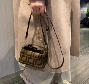 Bolso de noche de lujo a la moda, bolsos de hombro de diseñador, maletas en línea, bolso de mano, top de axila para mujer, equipaje cruzado de mano genuino Vintage