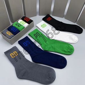 Mode Luxe Mode Broderie Tricoté Hommes Chaussettes Designer B Lettre Modèle Mode Femmes Chaussettes Sports Business Casual Nom Marque Chaussettes