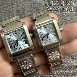 Fashion Luxury Gold Mens Watch Full en acier en acier inoxydable Montre à bracelet Diamond en acier inoxydable Rectangle Quartz Watches 30 mm Personnalité Simple Rectangular