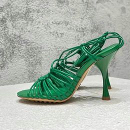 Moda de lujo para mujer Sandalias de diseñador Correa de tobillo sexy Tejido Punta redonda Tacones altos Alta calidad Versátil Estilo de verano Zapatos de mujer 35-40 con caja