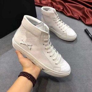 Fashion Luxury Men Chaussures hommes en cuir lacet up plateforme surdimensionnée semelles surdimensionnées chaussures décontractées blanches