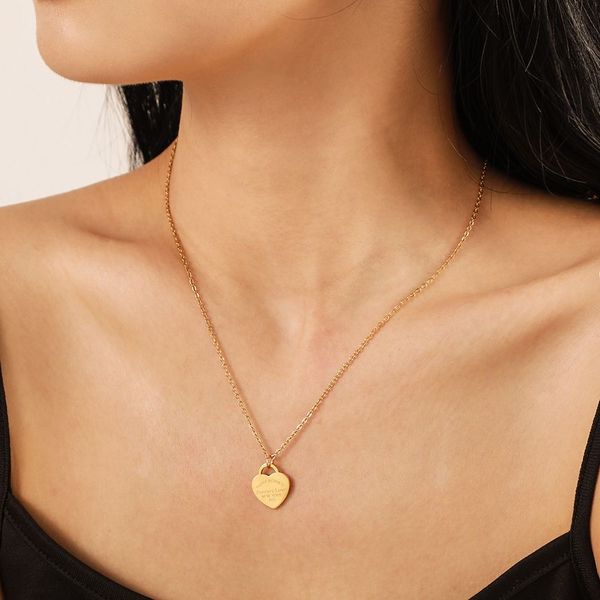 Collier de luxe à la mode Ti pour femmes, pendentif clavicule, or, cœur de pêche, titane, acier, bijoux de styliste, Style lettre, livraison gratuite