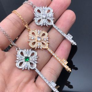 Mode Luxe Colliers Designer Bijoux Personnalité Clé Flocon De Neige Diamant Pendentif Or Argent Chaîne En Acier Inoxydable Pour Les Femmes Cadeaux De Fête De La Saint-Valentin