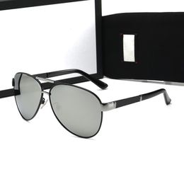 Gafas de sol de lujo de moda para hombres y mujeres, gafas de diseñador de marca polarizadas UV400 para montar en la playa al aire libre