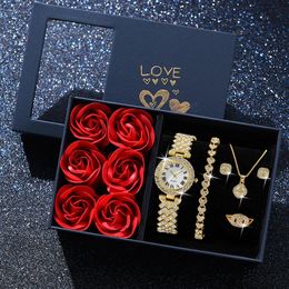 Fashion Luxury Femmes Gold Watch Bracelet Collier 6pcs Set Ladies Diamond Quartz Wristwatch Valentin Day Mothers Gift 240515