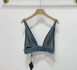 Mode luxe Femmes Designers T-shirts Sous-vêtements avec triangle en métal Badge Sexy Deep V Denim Sling Tube Tops Vêtements pour femmes