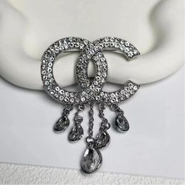 Mode luxe Zircon perle broche classique haute reconnaissance designer broche 18K or laiton matériel Noël Saint Valentin mariage, cadeaux