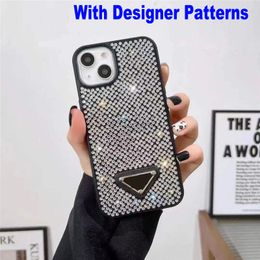 Fashion luxe ontwerper telefoonhoesjes voor iPhone 15 Pro Max 14 13 12 11Promax 14Plus Rhinestone Diamond mobiele telefoonhoes met driehoekige naamplaatontwerpers Telefoonomslag