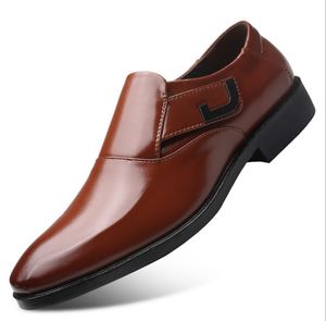 Lujos de moda Slip On Men Zapatos de vestir para botas de trabajo de fiesta Oxfords Business Classic PU Leather Trajes de hombre diseñador Weding casual Shoe 38-48