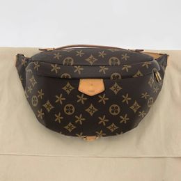 Mode M43644 Sacs de taille en relief Femmes de luxe en cuir véritable Bumbag sac de poitrine mens CrossBody Ceinture d'épaule Designers sac à main sac à main Bumbags Fanny Pack Bum bag