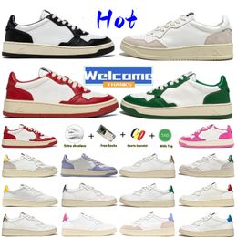 Médaillé de mode Designer Chaussures décontractées Hommes Action femme Action panda bicolore Panda Blanc noir en cuir noir fuchsia Gol Green rouge jaune bas Low USA Trainers extérieurs Sneakers