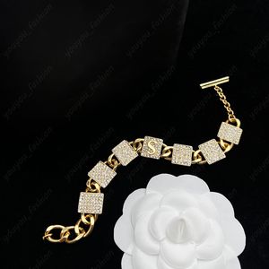 Moda Medusa Pulseras Collares Letras Pendiente Anillos de oro Diseñador Conjuntos de joyas Mujeres Lujo Diamante Cabeza Colgante Collar Joyas