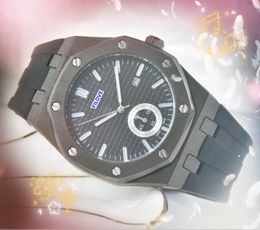 Fashion Men Big Dial Design Watch Beau apparence modélisation de fête importée Voyage généreux Générous Mouvement de quartz Mouvement en caoutchouc en acier inoxydable