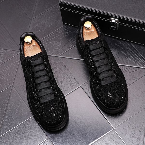Fashion Hommes Business Wedding Chores de luxe Designer Round Toe Casual Leather Sneakers Printemps Automne High Quality Top Lace Up Walking Moofers Y174