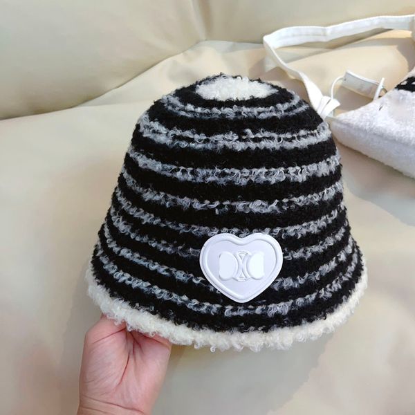 Fashion Men Hat Designers Hiver Boneie Femmes Wool Striped Cap Cart Cart Cart Casquette C Chapeaux ajustés Femmes Bons de bonnet 237271C6