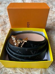 Cinturones de moda y para mujeres de moda 2024 Cinturón de cuero Diseñador Cinturones de letras de moda 20 Corros
