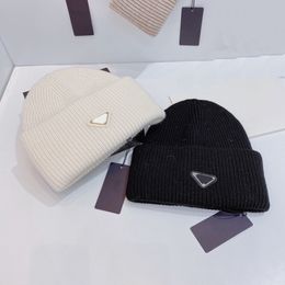 Chapeaux en laine pour hommes et femmes, nouveau chapeau en laine, style couple, baotou, assorti avec tout, protection chaude des oreilles, bonnet tricoté en poils de lapin